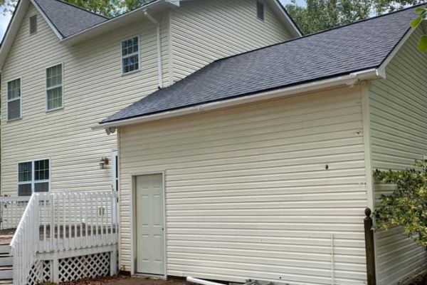 Siding Clean with a Pressure Washer